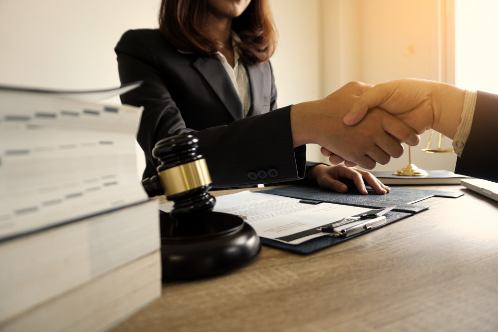 مشاوره حضوری با وکیل